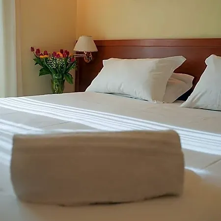 Отель Adria Бари