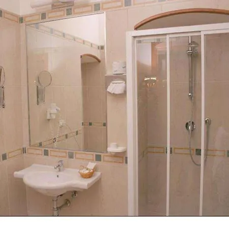 Otel Adria 3*